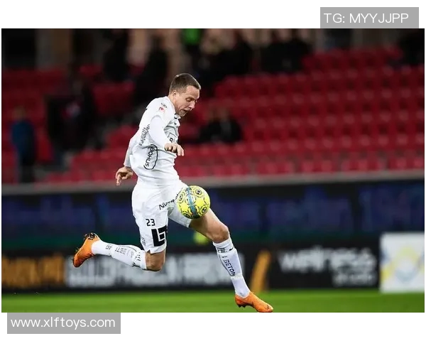 卡马尔与瓦尔贝里激战正酣谁能在赛场上笑到最后